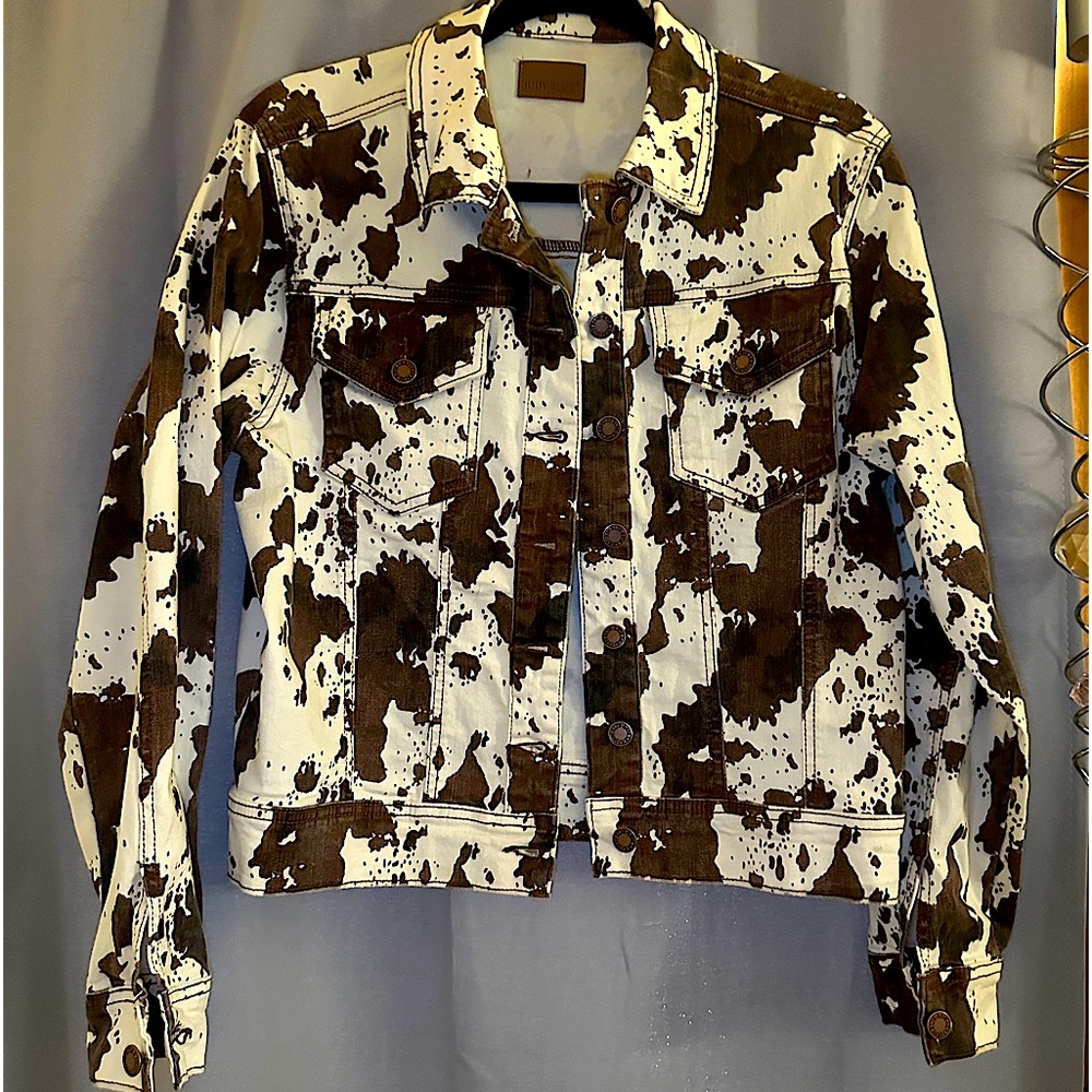 Judy Blue, pony print, size medium, Jean jacket with a little stretch.